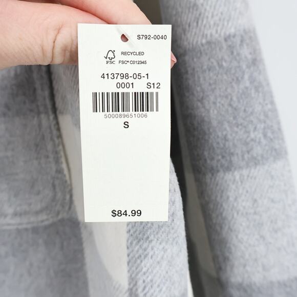 Old Navy Women's Oversized Plaid Button Down Shacket Grey White Size Small NWT - Picture 4 of 9